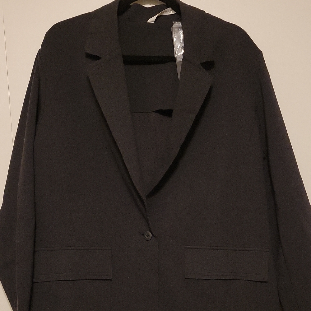 Fabletics: Oversized Black Blazer And Matching Pants